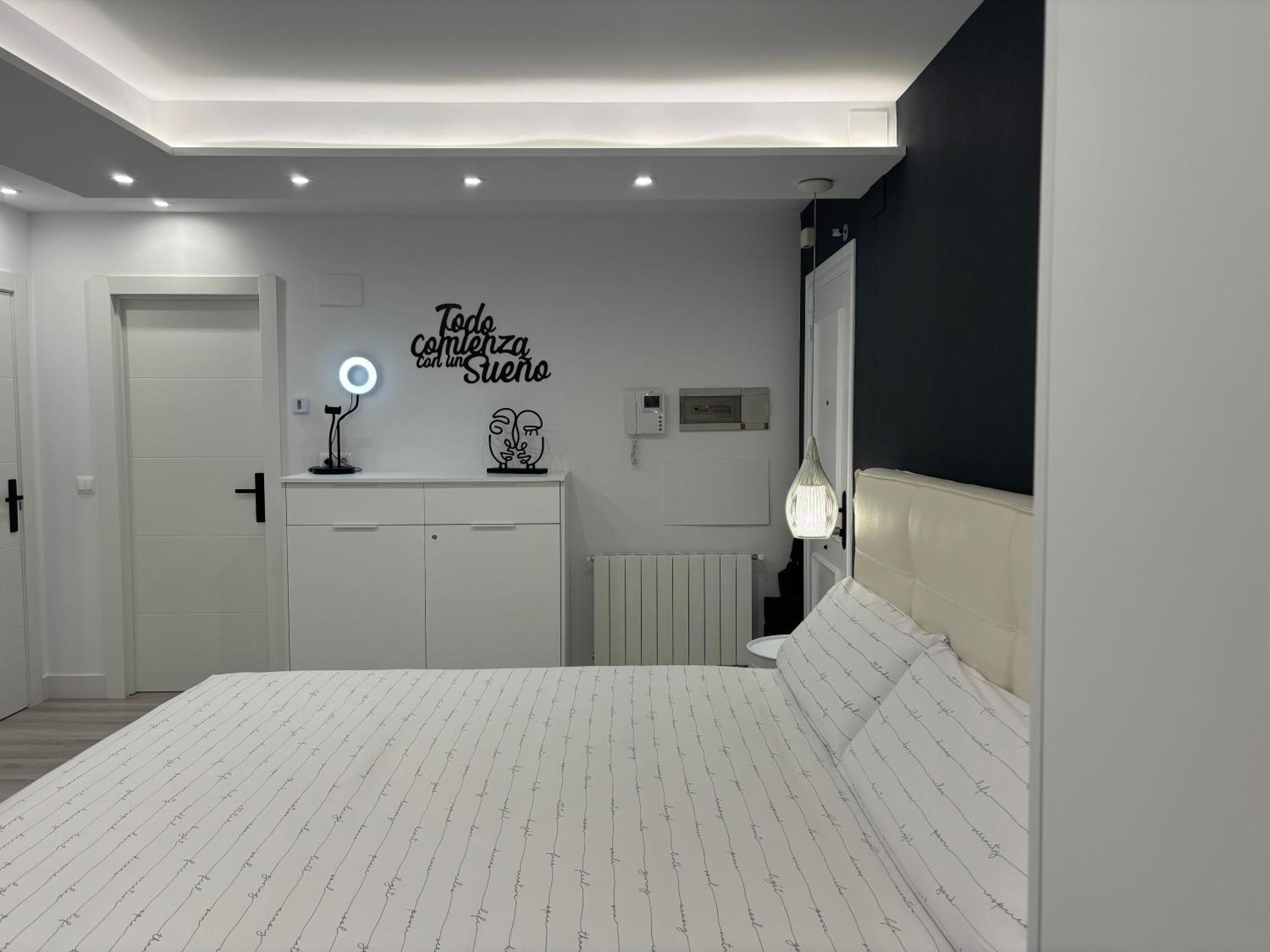 Black And White Suite Cervantes Castro Urdiales Luaran gambar