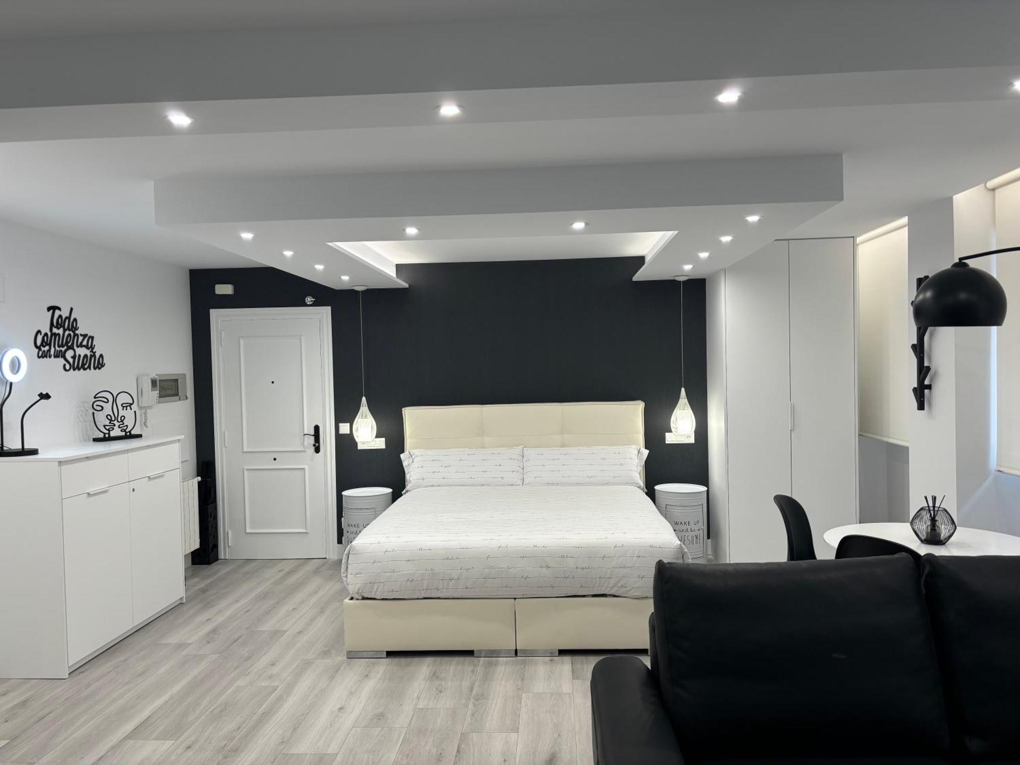 Black And White Suite Cervantes Castro Urdiales Luaran gambar