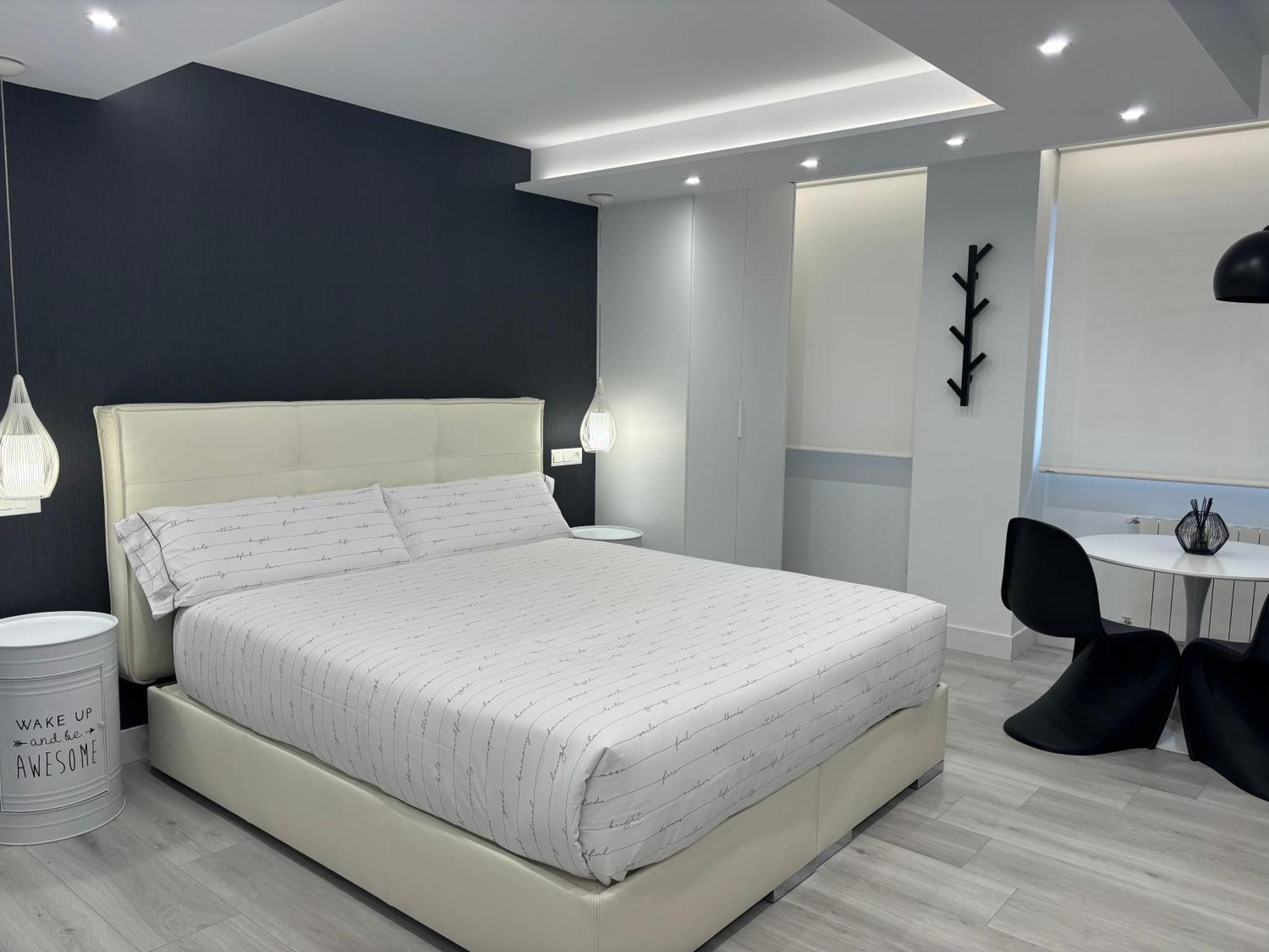 Black And White Suite Cervantes Castro Urdiales Luaran gambar